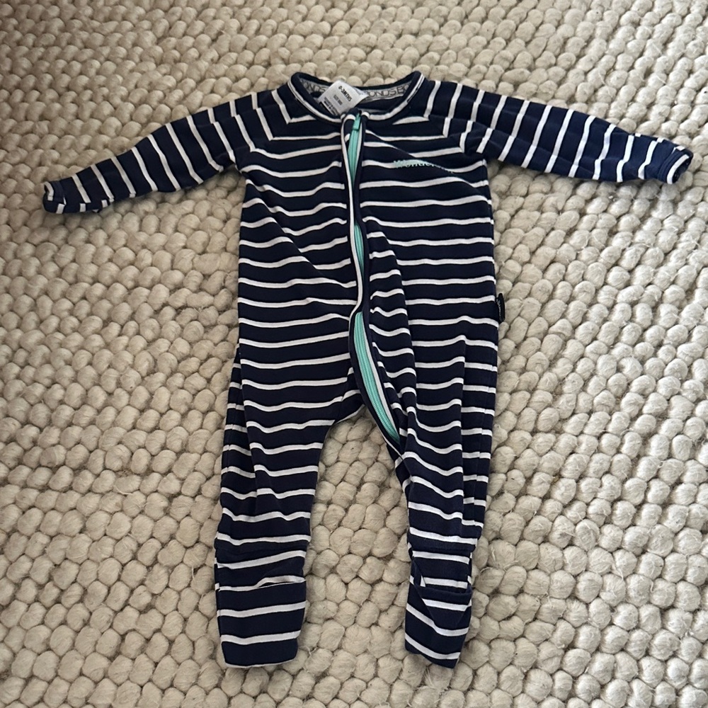 Bonds Wondersuit romper sleeper 0-3m
